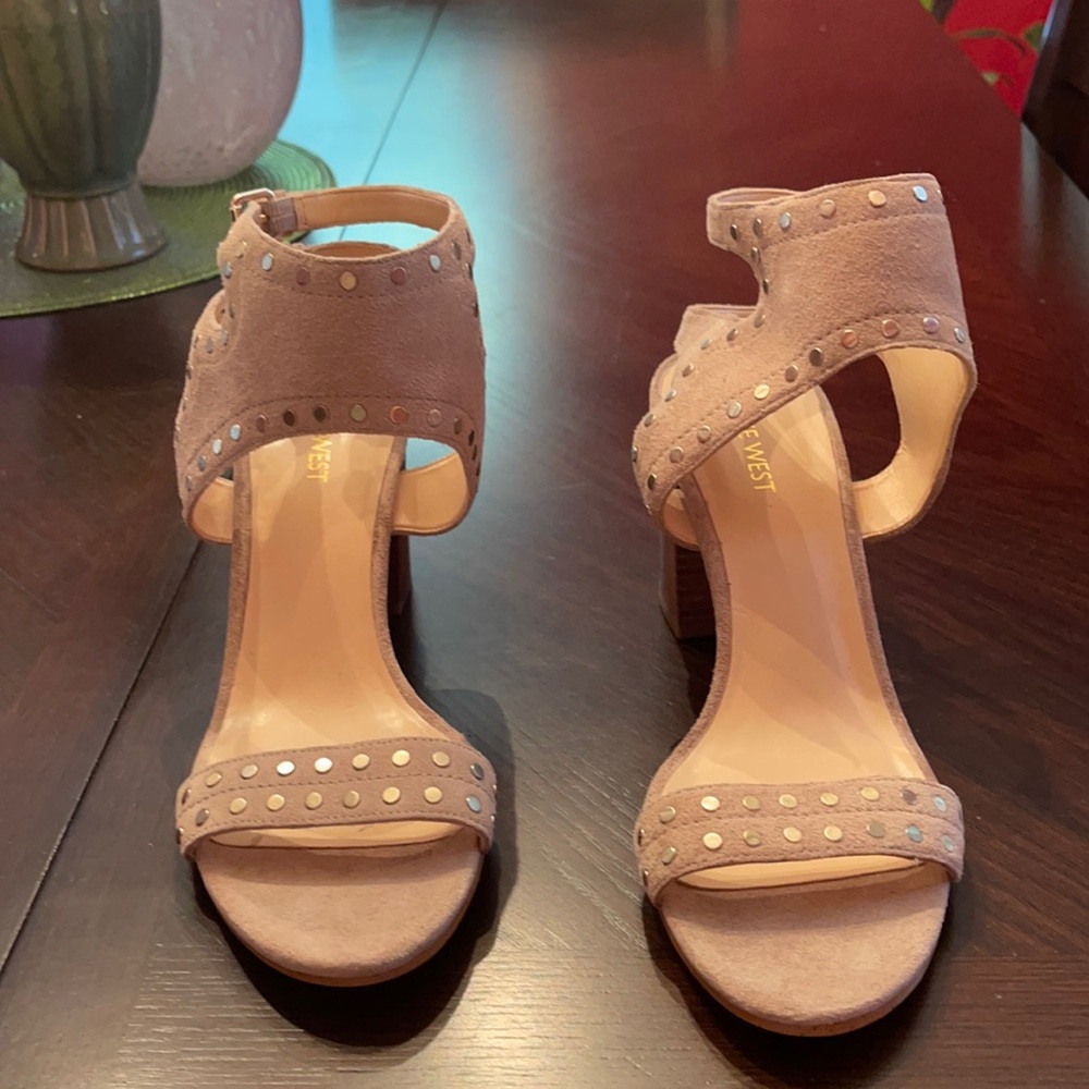Nine West. Size 9.5 Suede Leather Heels.